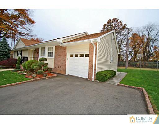 226 Colfax Road North Brunswick, NJ 08902 - Photo 10 of 24 Gallery Image 10