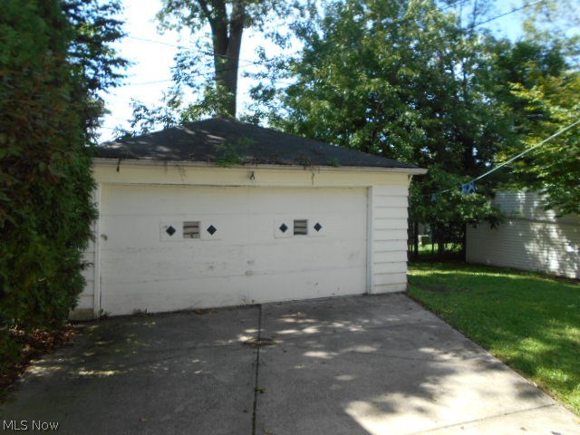 2530 Milton Road Cleveland, OH 44118 - Photo 18 of 18 Gallery Image 18