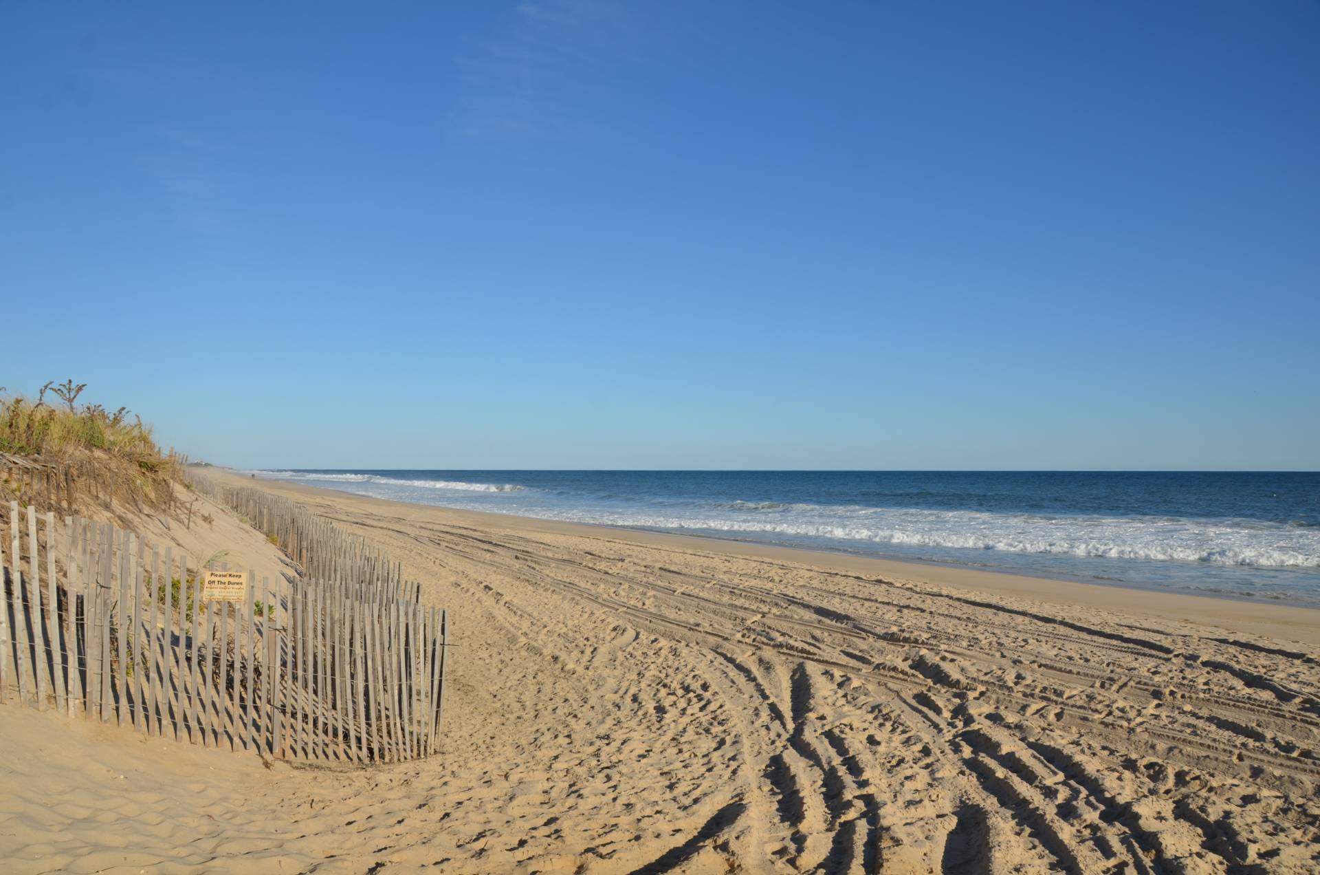 328 Town Line Road Sagaponack, NY 11962 - Photo 25 of 25 a view of wooden floor and a ocean view