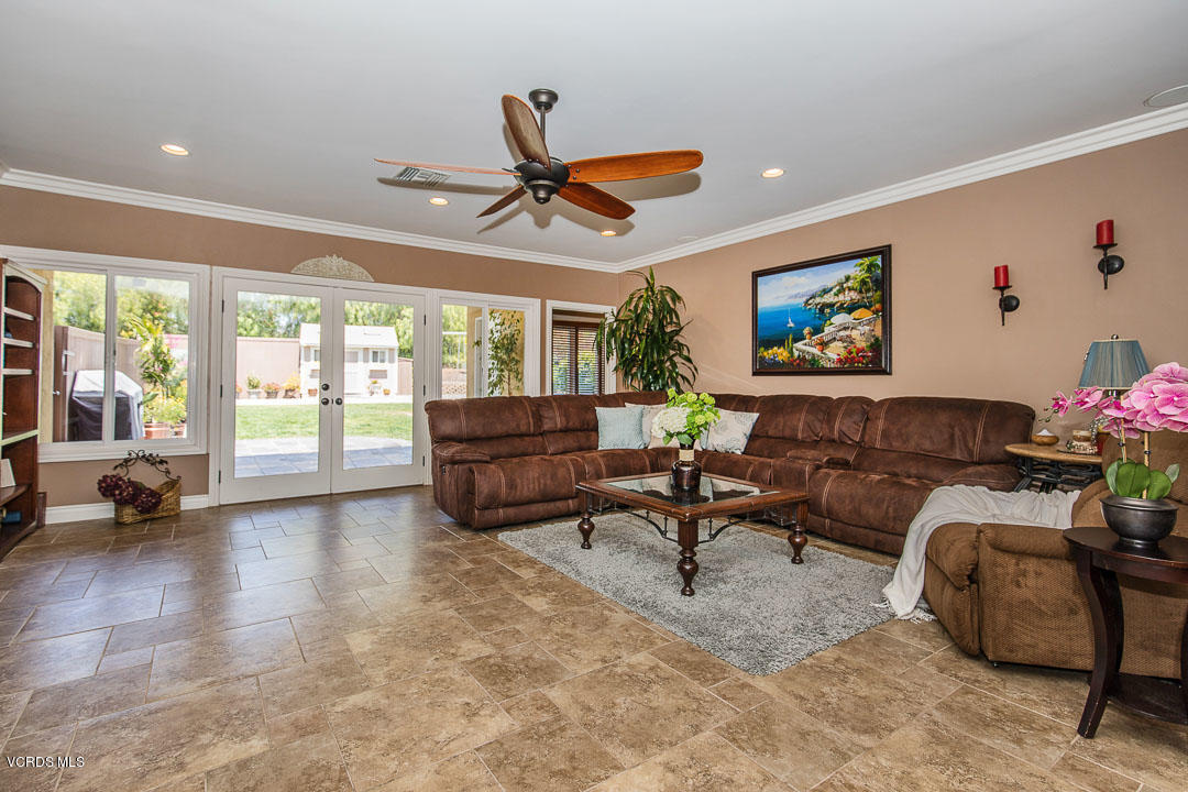959 Rancho Road Thousand Oaks, CA 91362 - Photo 19 of 57 a living room with furniture and a large window