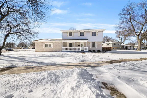 $405,500 | 741 Pettibone Street, Crown Point, IN 46307