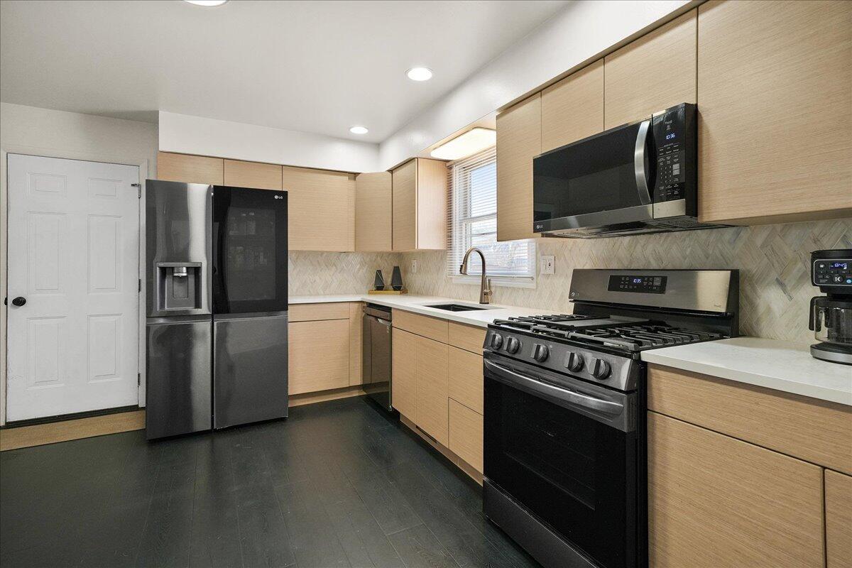 741 Pettibone Street Crown Point, IN 46307 - Photo 5 of 36 1200x800