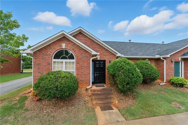 $215,000 | 202 Mountain Chase, Cartersville, GA 30120