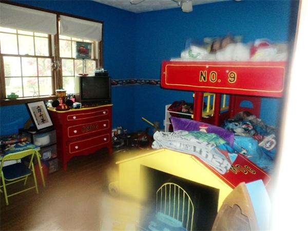 98 Long Road Fairhaven, MA 02719 - Photo 6 of 9 a view of a room with music instruments