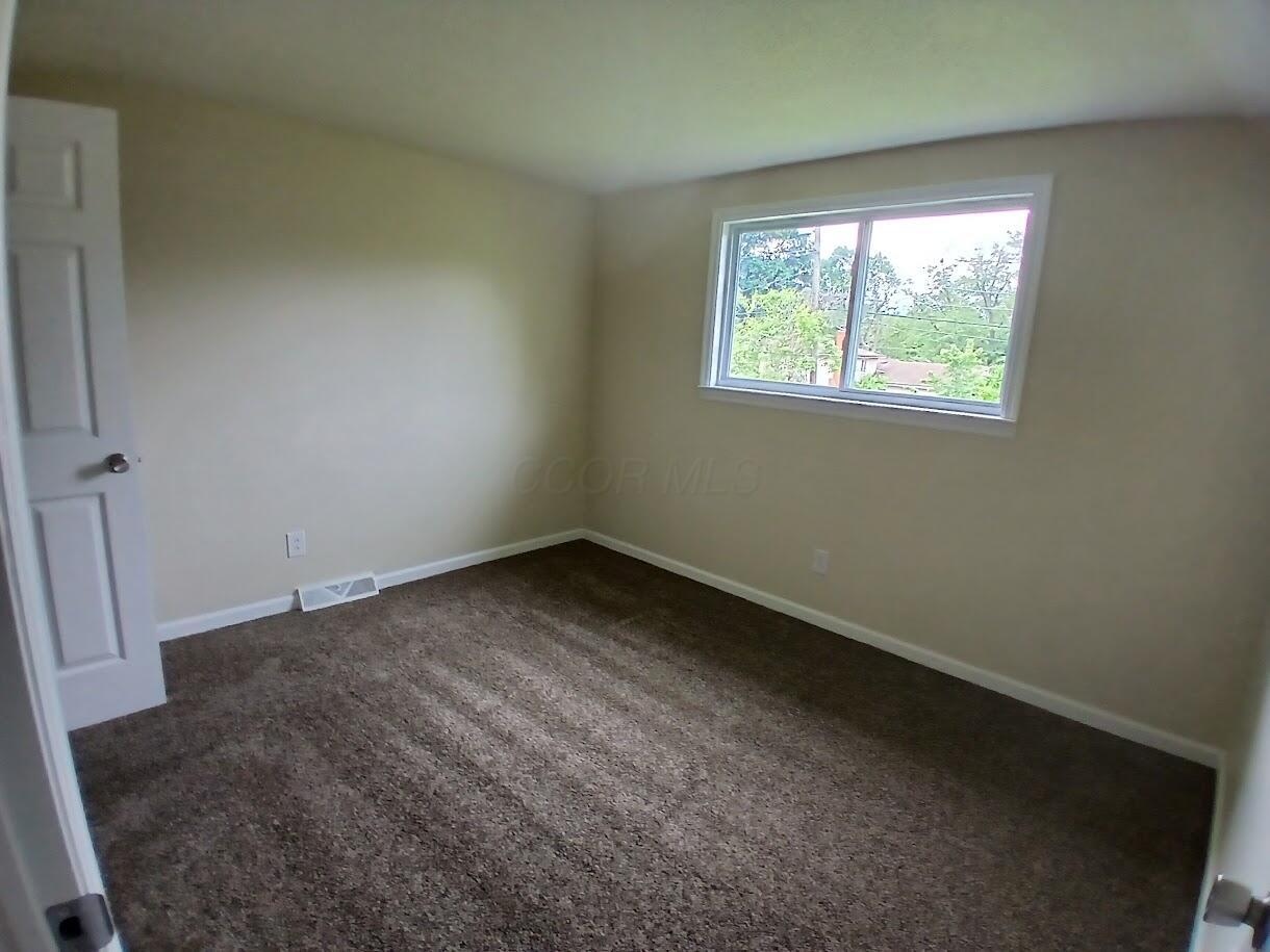 2489 Lipton Road Columbus, OH 43232 - Photo 19 of 26 Bedroom 2