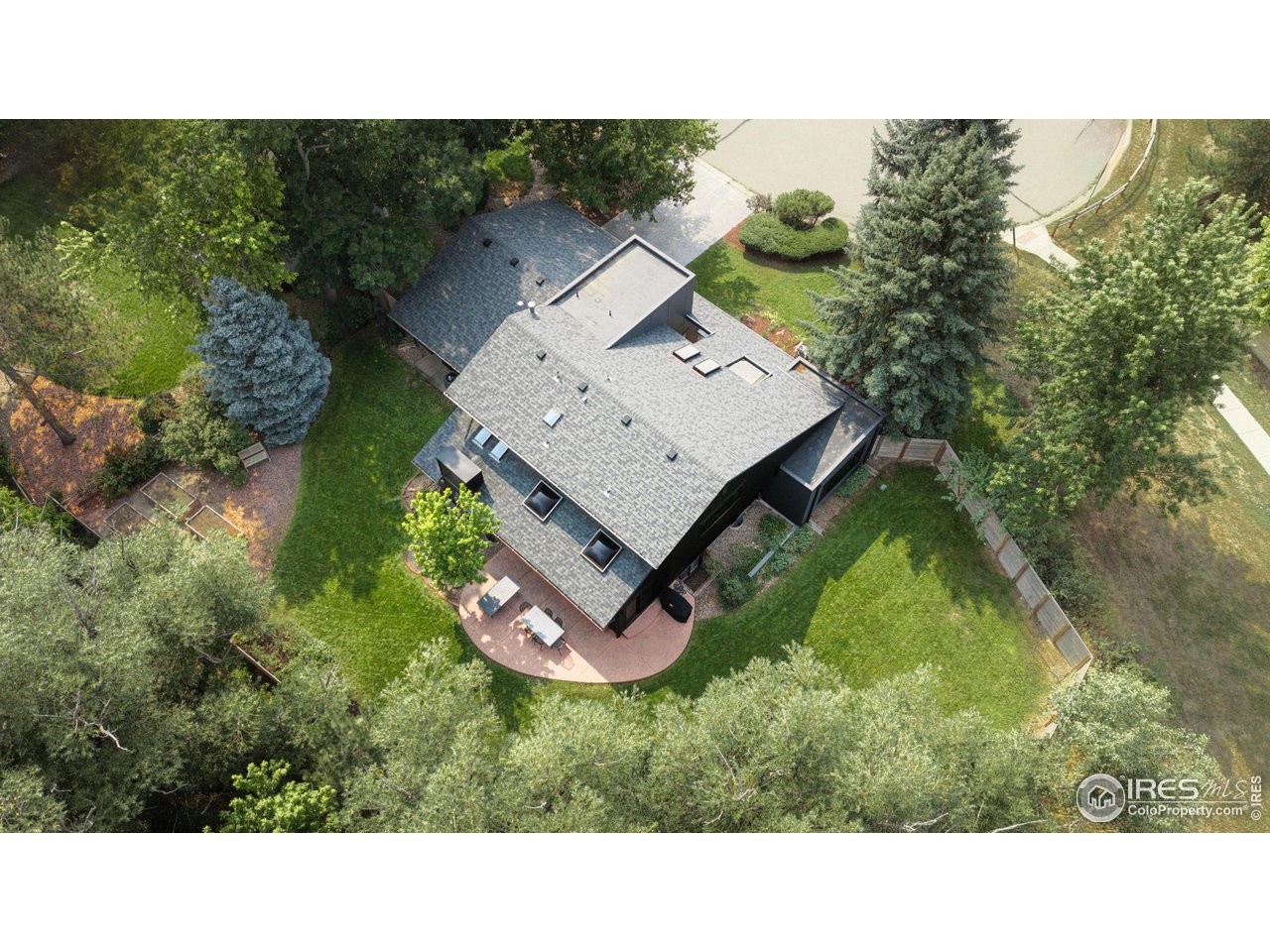 6095 Old Brompton Road Boulder, CO 80301 - Photo 31 of 34 a picture of a city