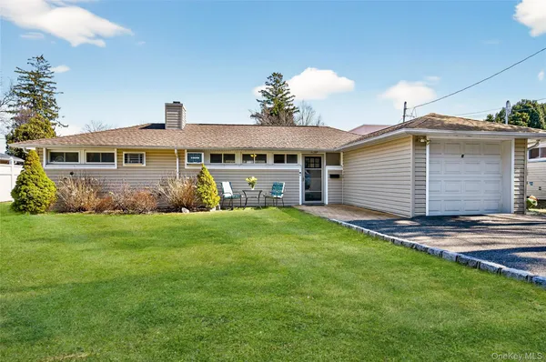 $848,000 | 6 Wellington Road, Greenvale, NY 11548