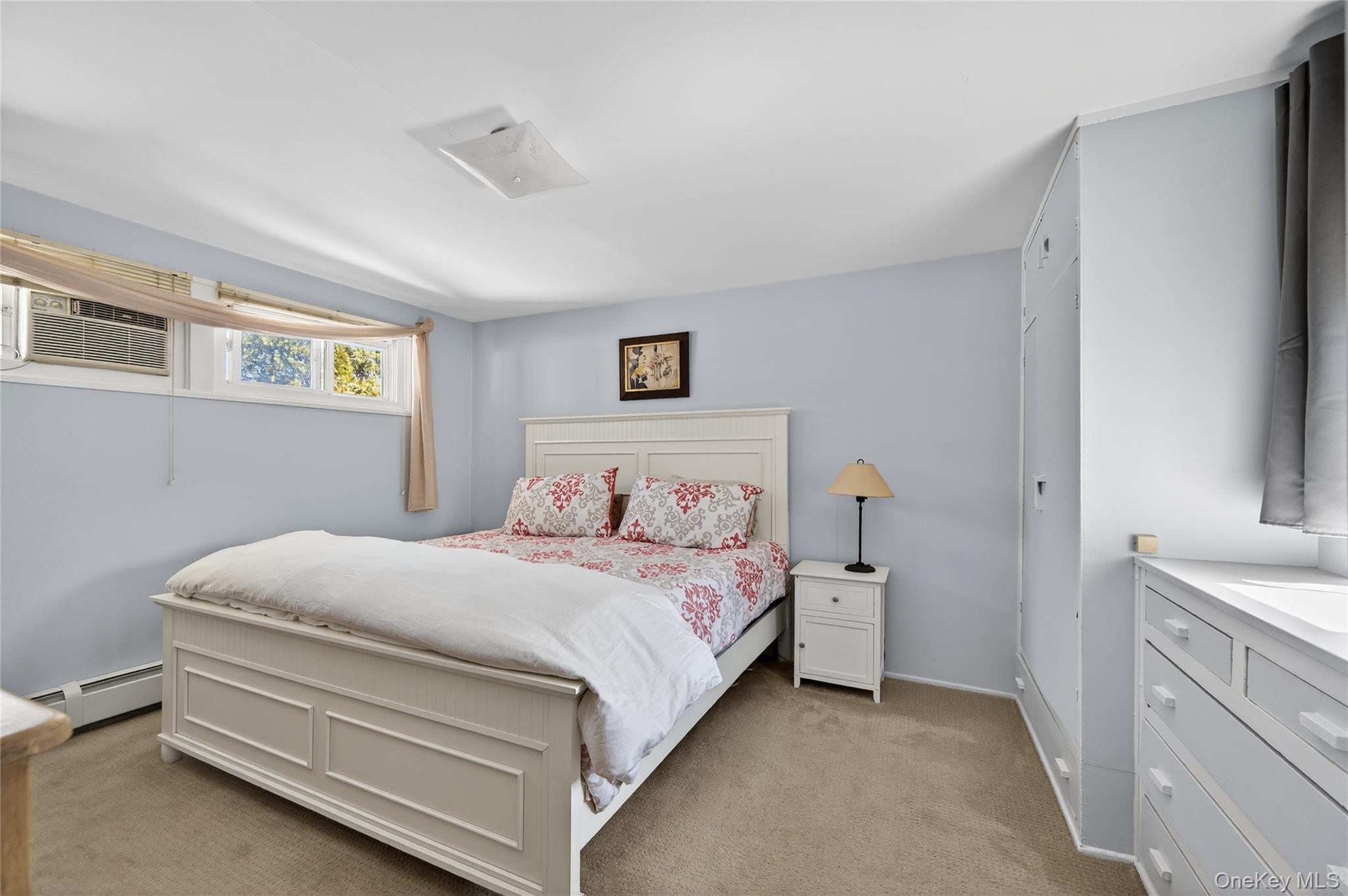 6 Wellington Road Greenvale, NY 11548 - Photo 11 of 21 Spacious Primary Bedroom