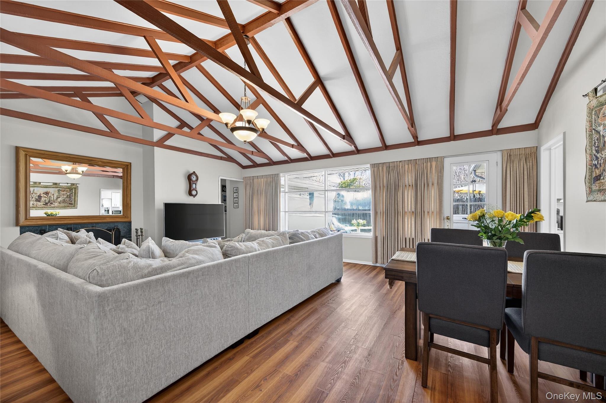 6 Wellington Road Greenvale, NY 11548 - Photo 3 of 21 Inviting Living Room & Dining Room Ideal for Relaxing & Hosting