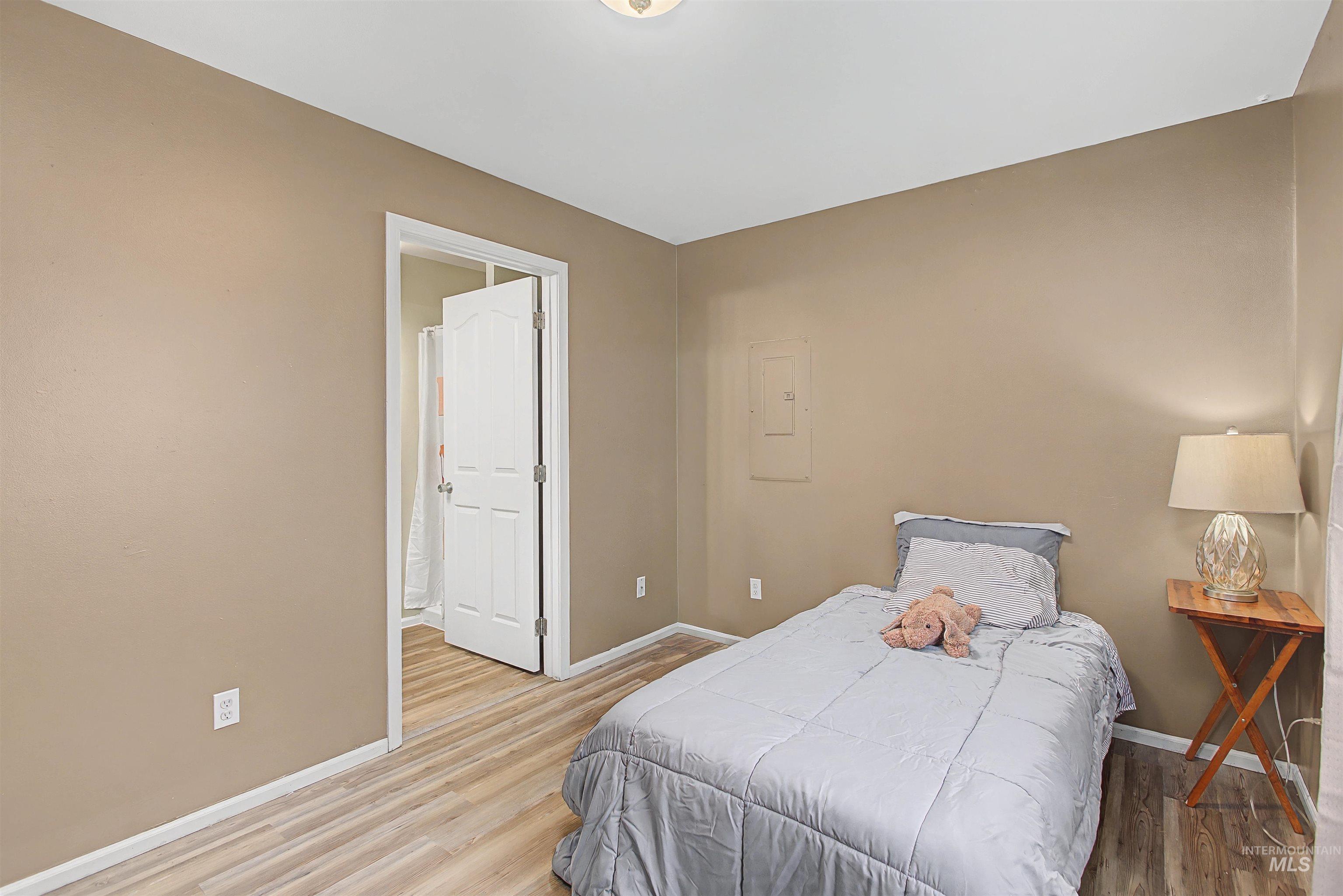 919 9th Street Clarkston, WA 99403 - Photo 4 of 34 Bedroom with light wood-style floors