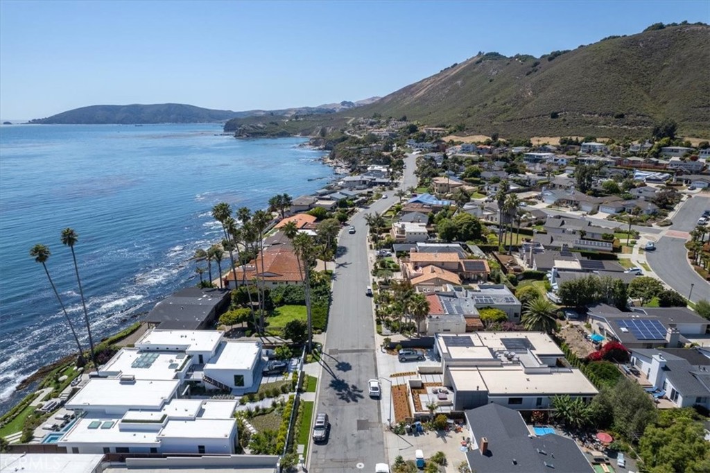 318 Indio Drive Pismo Beach, CA 93449 - Photo 55 of 58 a view of a city