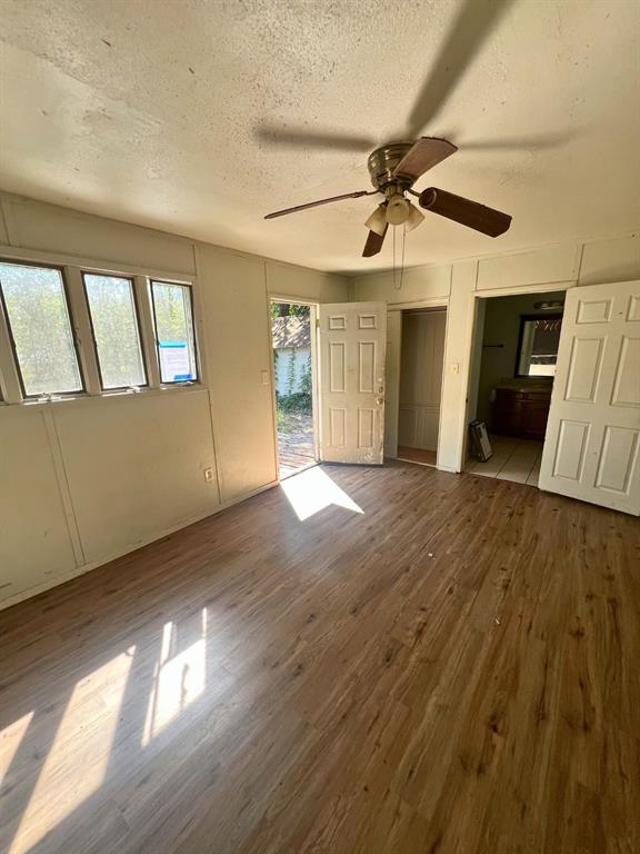 728 Ritchey Street Gainesville, TX 76240 - Photo 9 of 37