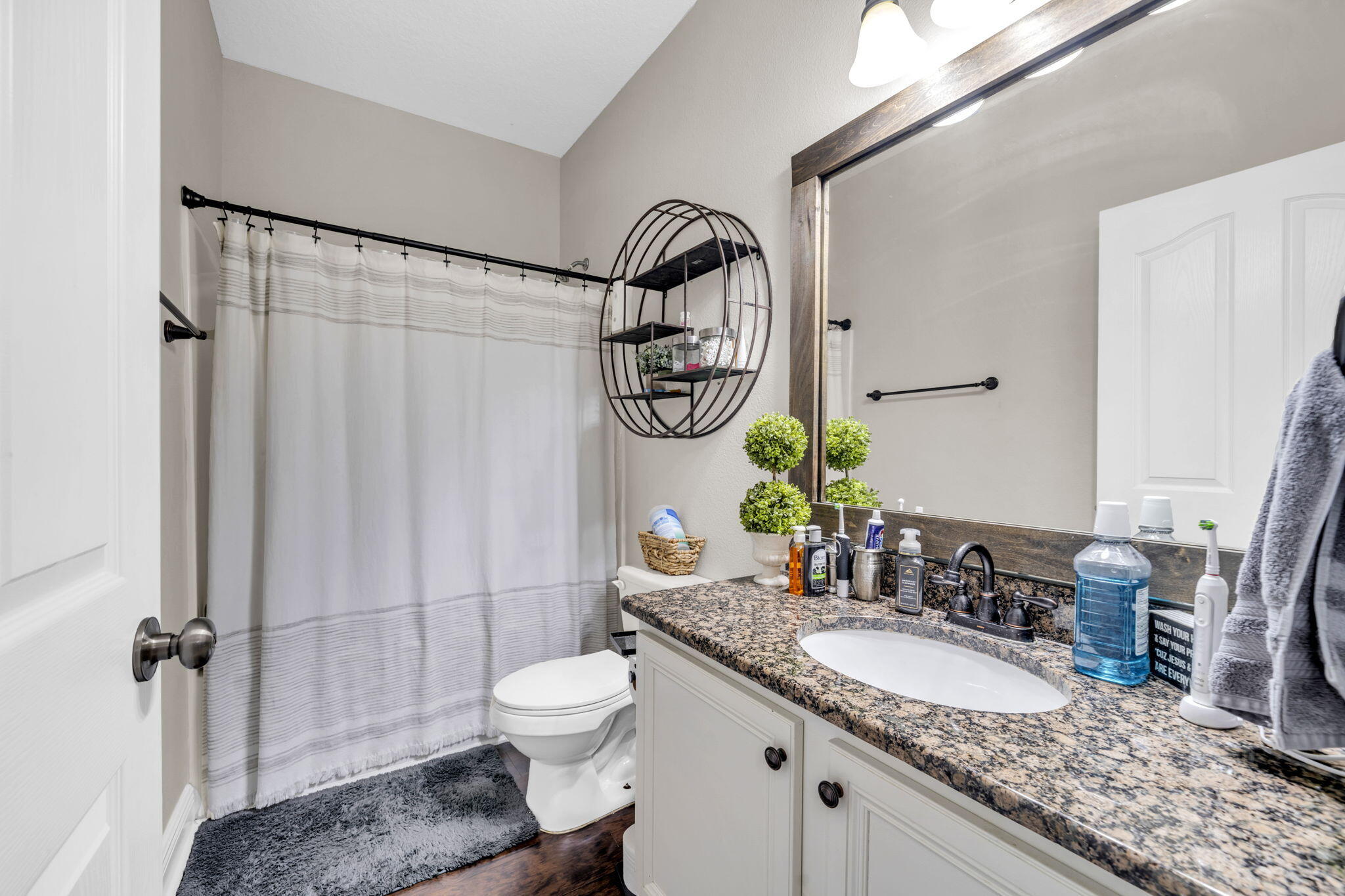 673 Red Fern Road Crestview, FL 32536 - Photo 32 of 48 Bathroom 2