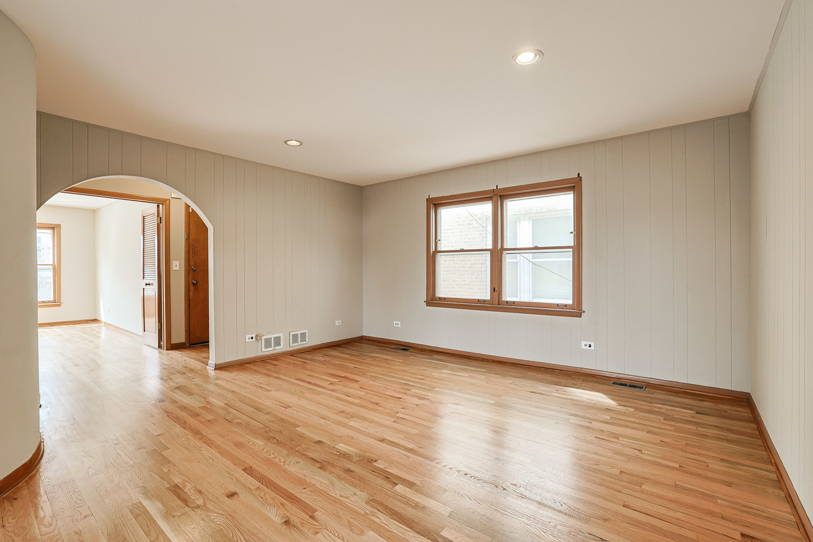 8019 Kilpatrick Avenue Skokie, IL 60076 - Photo 12 of 23
