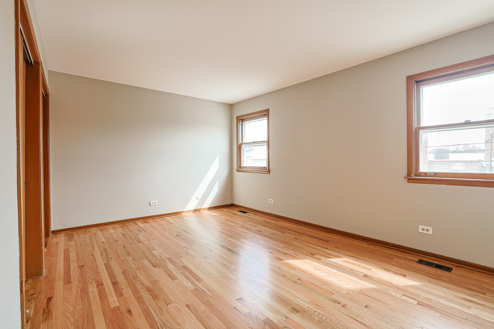 8019 Kilpatrick Avenue Skokie, IL 60076 - Photo 13 of 23