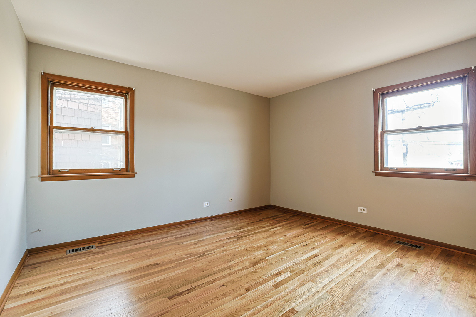 8019 Kilpatrick Avenue Skokie, IL 60076 - Photo 14 of 23