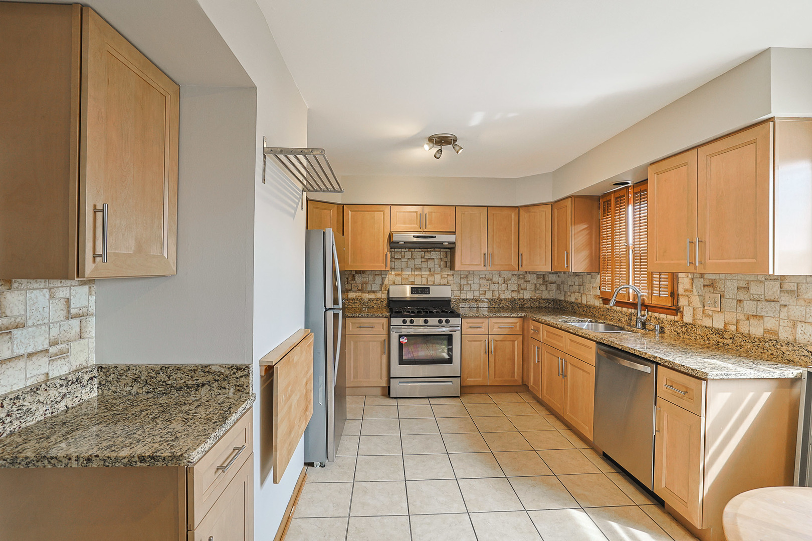 8019 Kilpatrick Avenue Skokie, IL 60076 - Photo 20 of 23
