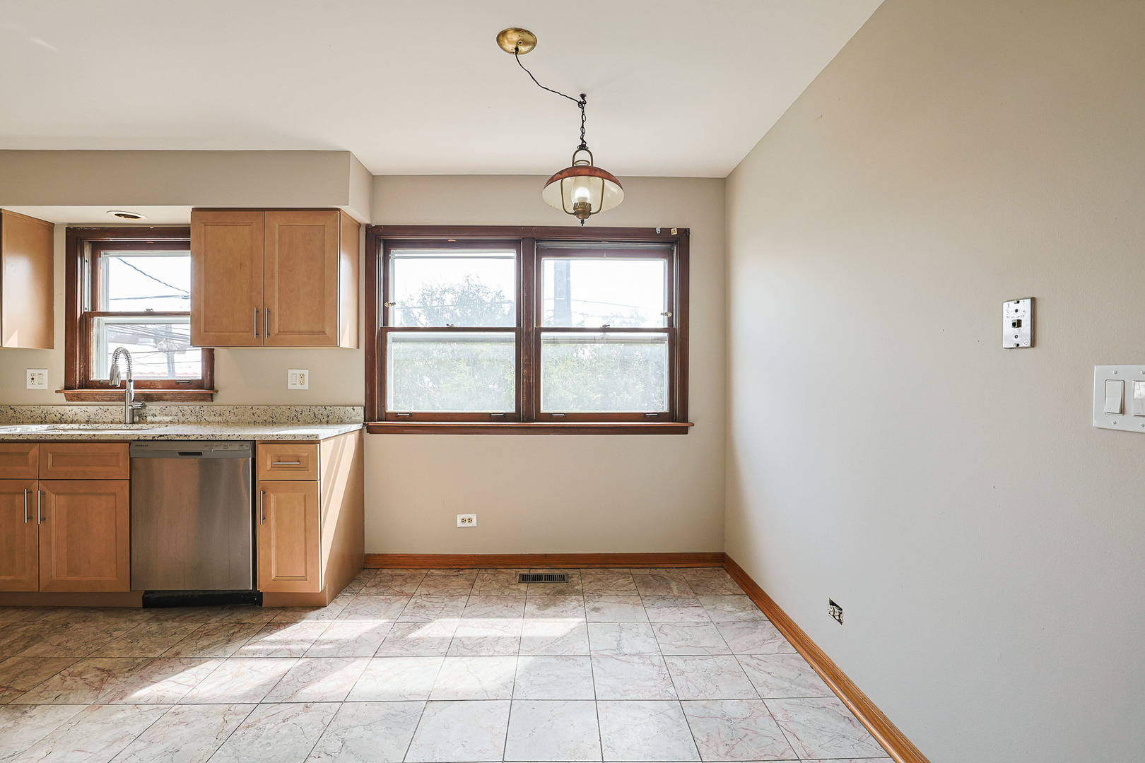 8019 Kilpatrick Avenue Skokie, IL 60076 - Photo 8 of 23