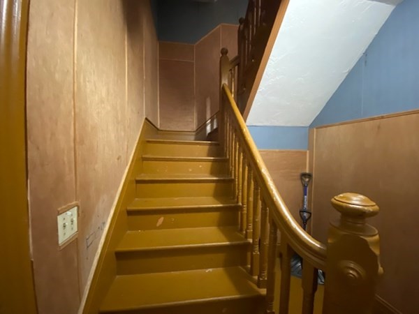 220 Vernon Street Worcester, MA 01607 - Photo 4 of 29