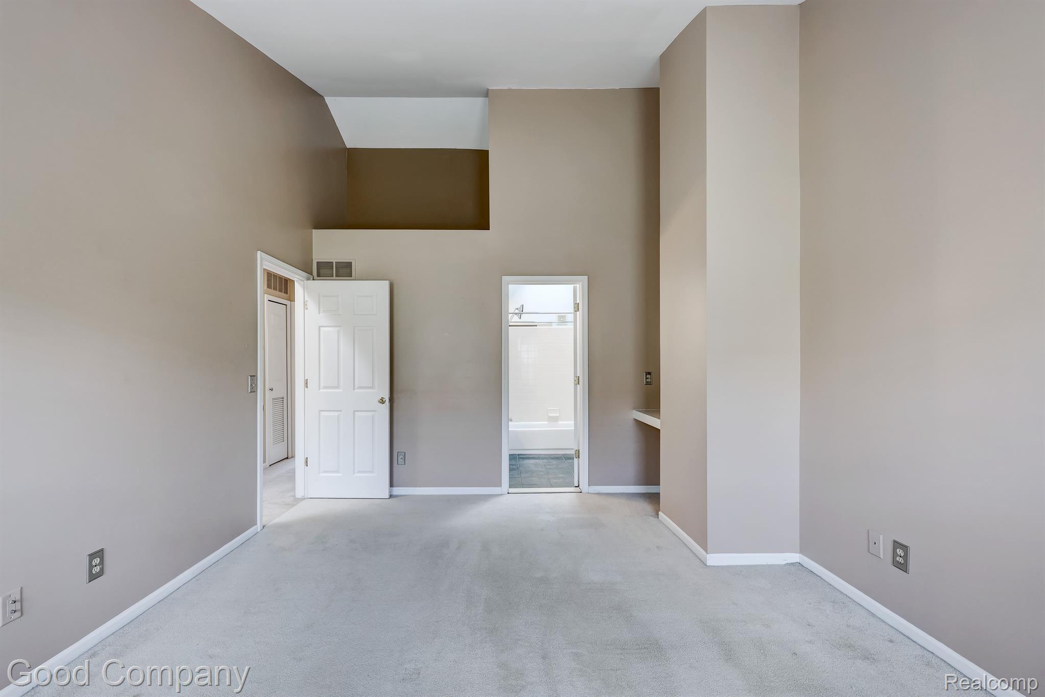 159 Georgetown Square North Royal Oak, MI 48067 - Photo 26 of 41