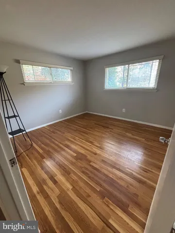 a view of empty room with window