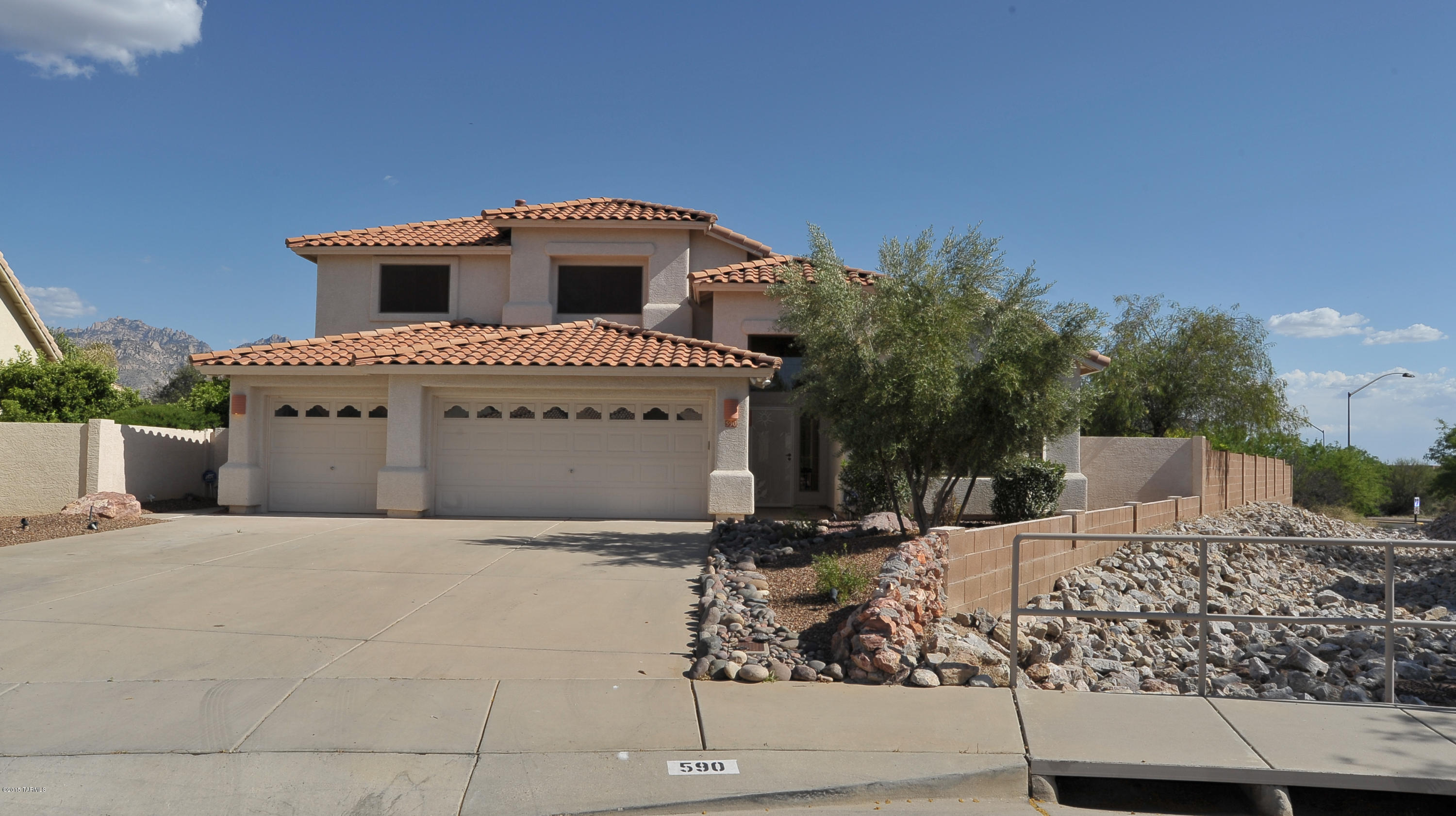 590 Bridal Veil Falls Road Tucson, AZ 85755 - Photo 2 of 41