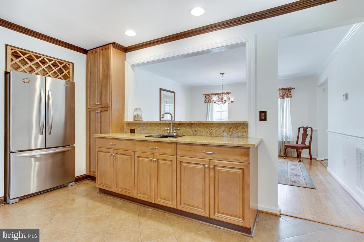 6269 Solomons Island Road Tracys Landing, MD 20779 - Photo 12 of 99 Wet bar
