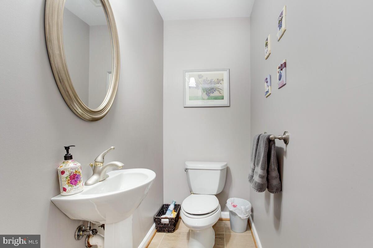 6269 Solomons Island Road Tracys Landing, MD 20779 - Photo 24 of 99 Main level half bath