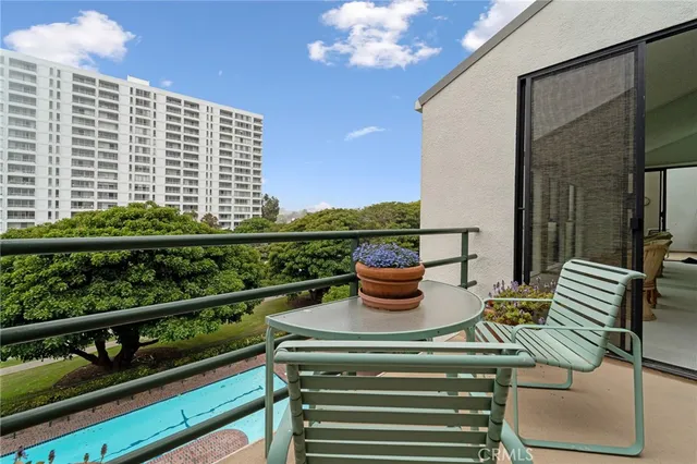 $1,699,000 | 2910 Neilson Way, Unit 503, Santa Monica, CA 90405