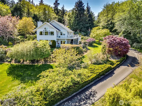 $1,249,000 | 124 Hoods View Court, Port Ludlow, WA 98365