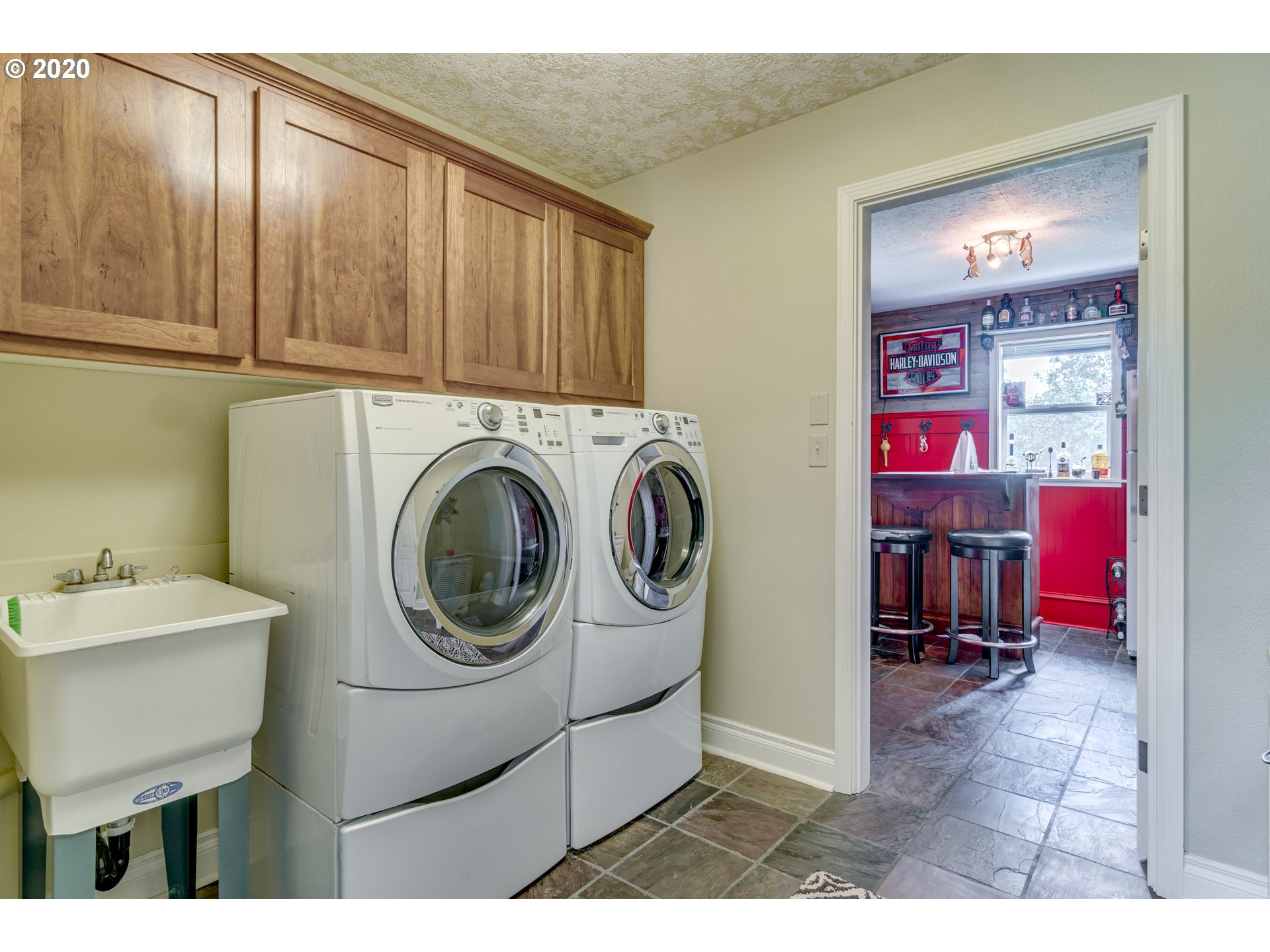 18400 Southeast Richey Road Gresham, OR 97080 - Photo 15 of 32 a utility room with dryer and washer