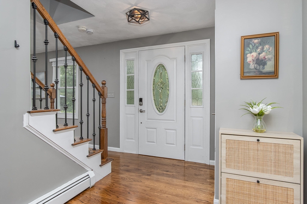 561 Old Dunstable Road Groton, MA 01450 - Photo 4 of 39