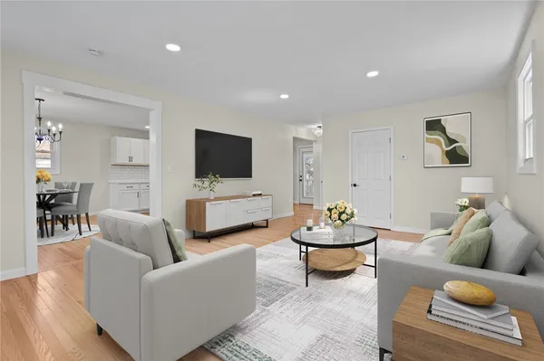 $469,900 | 176 Horse Neck Road, Warwick, RI 02889