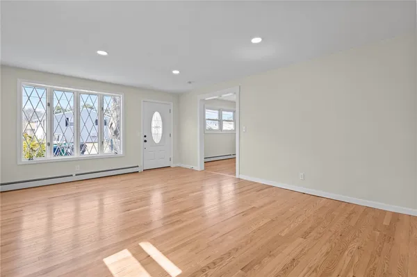 $469,900 | 176 Horse Neck Road, Warwick, RI 02889