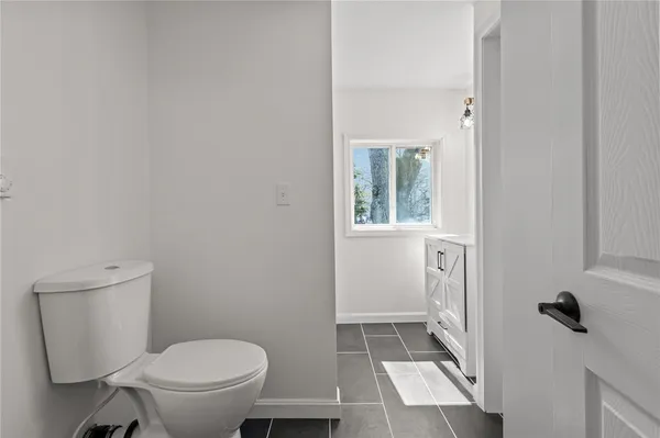 $469,900 | 176 Horse Neck Road, Warwick, RI 02889