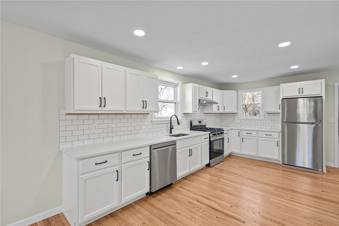 176 Horse Neck Road Warwick, RI 02889 - Photo 5 of 37