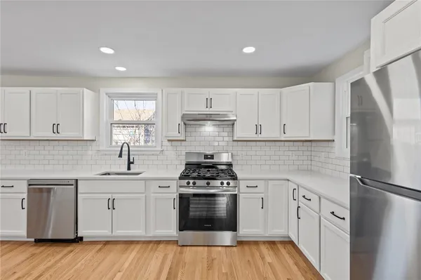 $469,900 | 176 Horse Neck Road, Warwick, RI 02889