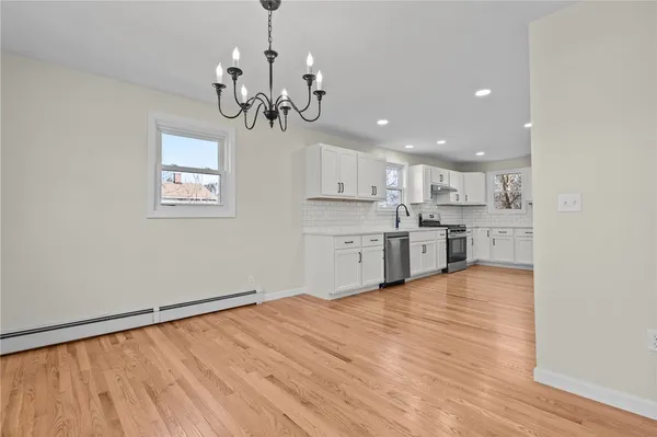 $469,900 | 176 Horse Neck Road, Warwick, RI 02889