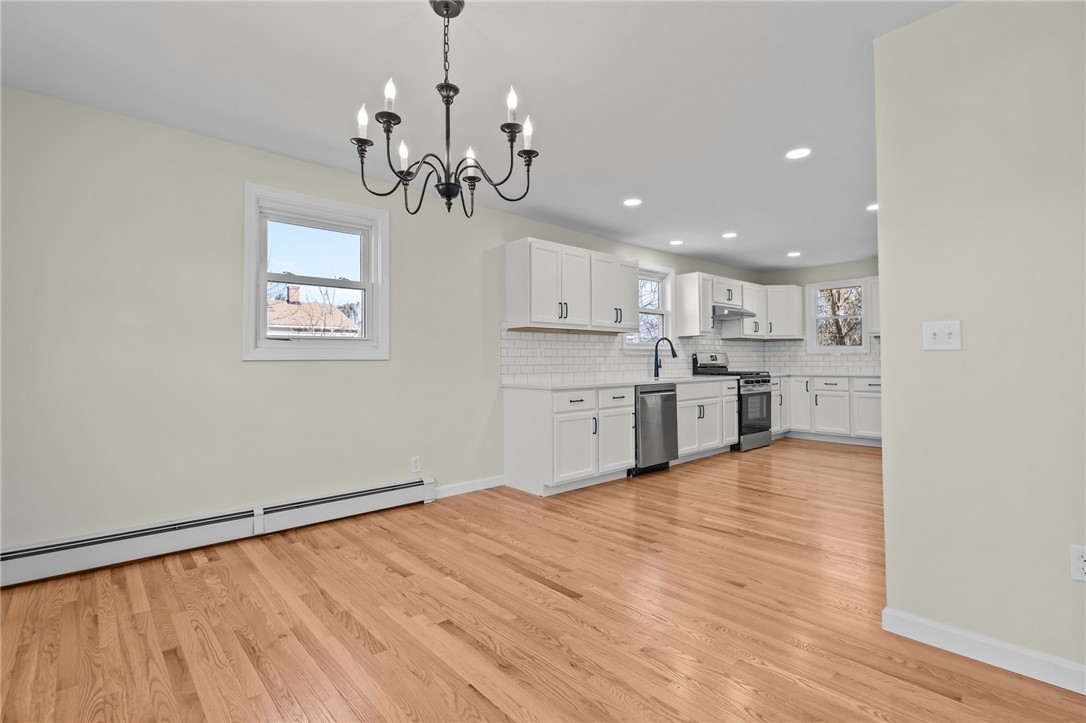 176 Horse Neck Road Warwick, RI 02889 - Photo 8 of 37