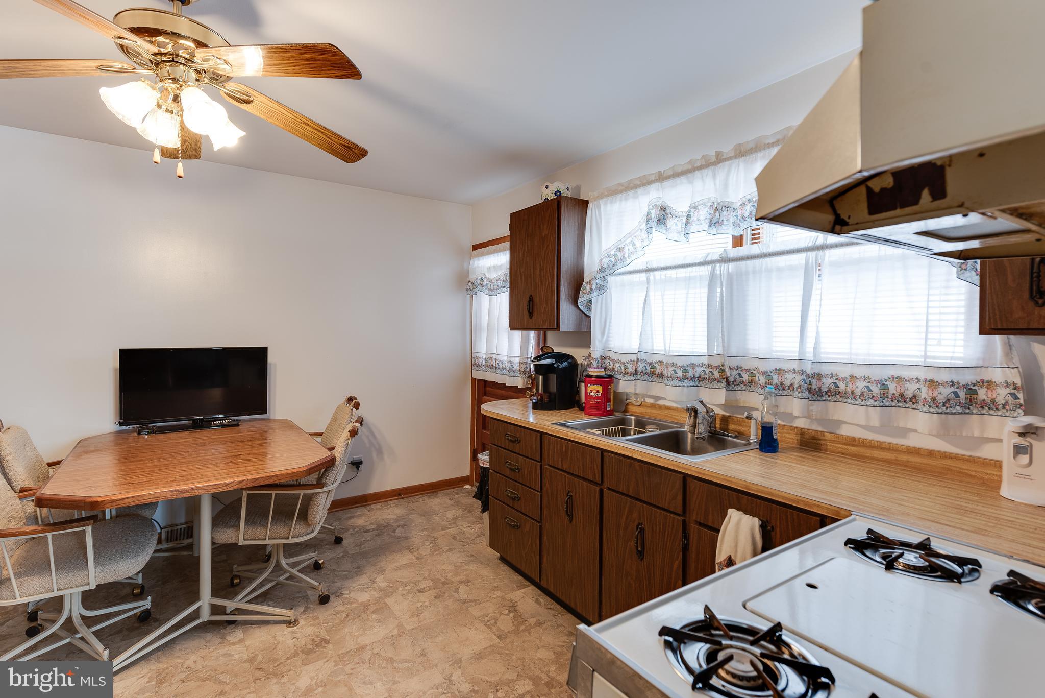 38 Wengate Road Owings Mills, MD 21117 - Photo 10 of 21 Kitchen