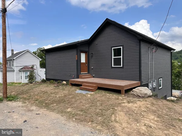 $1,700 | 33 A Et Andrews Way, Berkeley Springs, WV 25411