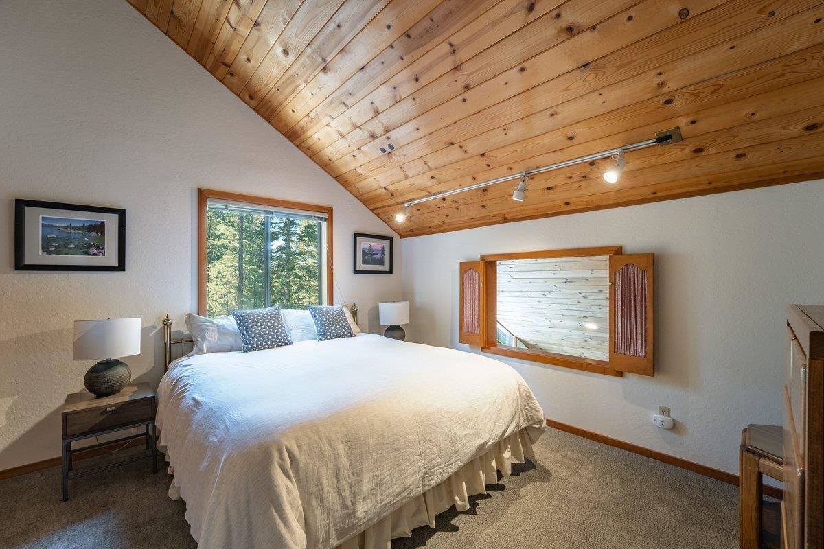 11917 Sitzmark Way Truckee, CA 96161 - Photo 14 of 26