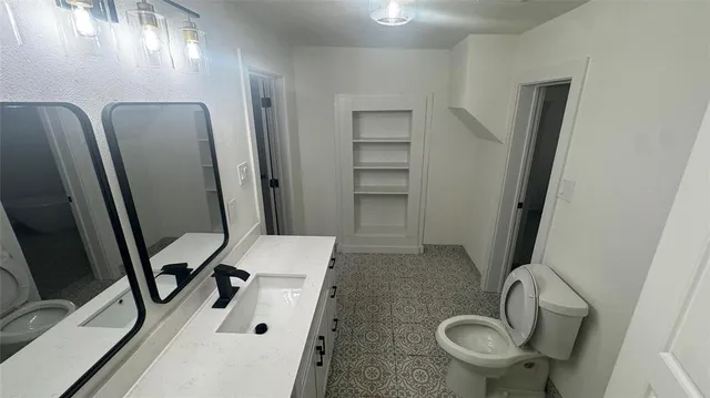 $2,200 | 1011 South Armstrong Avenue, Denison, TX 75020