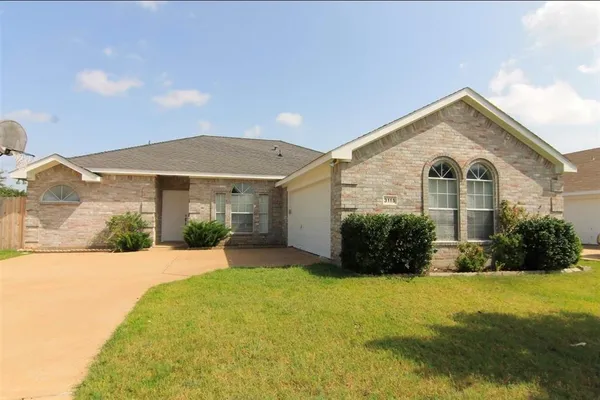 $2,300 | 3115 Creek Hollow Drive, Sachse, TX 75048