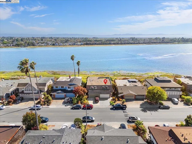 $995,000 | 2904 Bayview Drive, Alameda, CA 94501