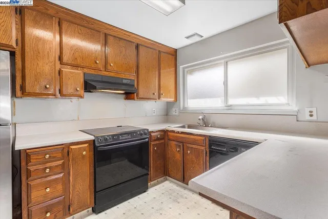 $995,000 | 2904 Bayview Drive, Alameda, CA 94501