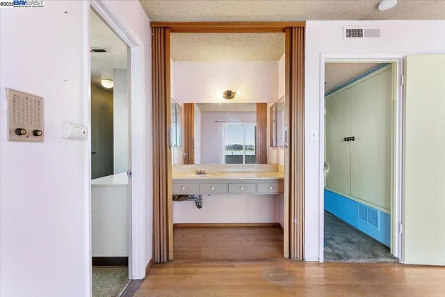 $995,000 | 2904 Bayview Drive, Alameda, CA 94501