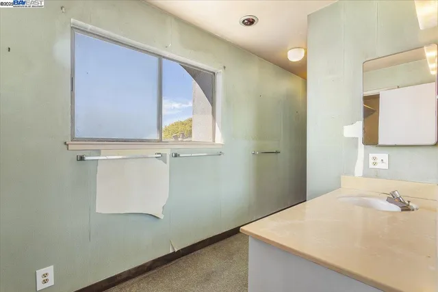 $995,000 | 2904 Bayview Drive, Alameda, CA 94501