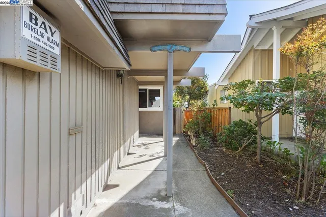 $995,000 | 2904 Bayview Drive, Alameda, CA 94501