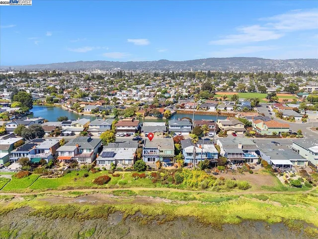 $995,000 | 2904 Bayview Drive, Alameda, CA 94501